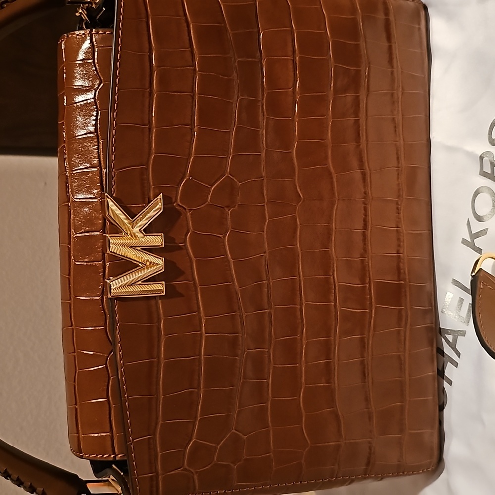 New. MK SATCHEL - Picture 2 of 16